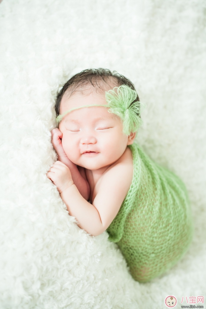 襁褓新生兒很重要 安撫寶寶情緒好處多 襁褓新生兒很重要 安撫寶寶情緒好處多