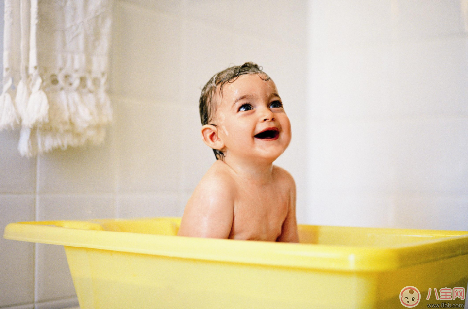 孩子其實(shí)這些地方特別臟 洗的時(shí)候千萬別忘 孩子其實(shí)這些地方特別臟 洗的時(shí)候千萬別忘