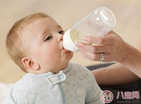 寶寶奶粉的沖泡用什么水好 不是所有的水都可以拿來(lái)沖奶粉 寶寶奶粉的沖泡用什么水好 不是所有的水都可以拿來(lái)沖奶粉