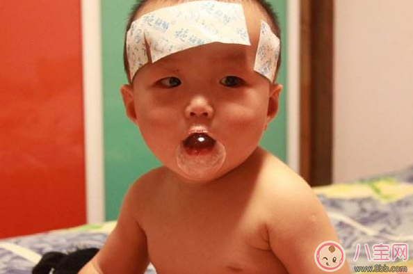 陳冠希瘋狂曬娃可愛寶寶萌翻 孩子吐泡泡是正常的嗎