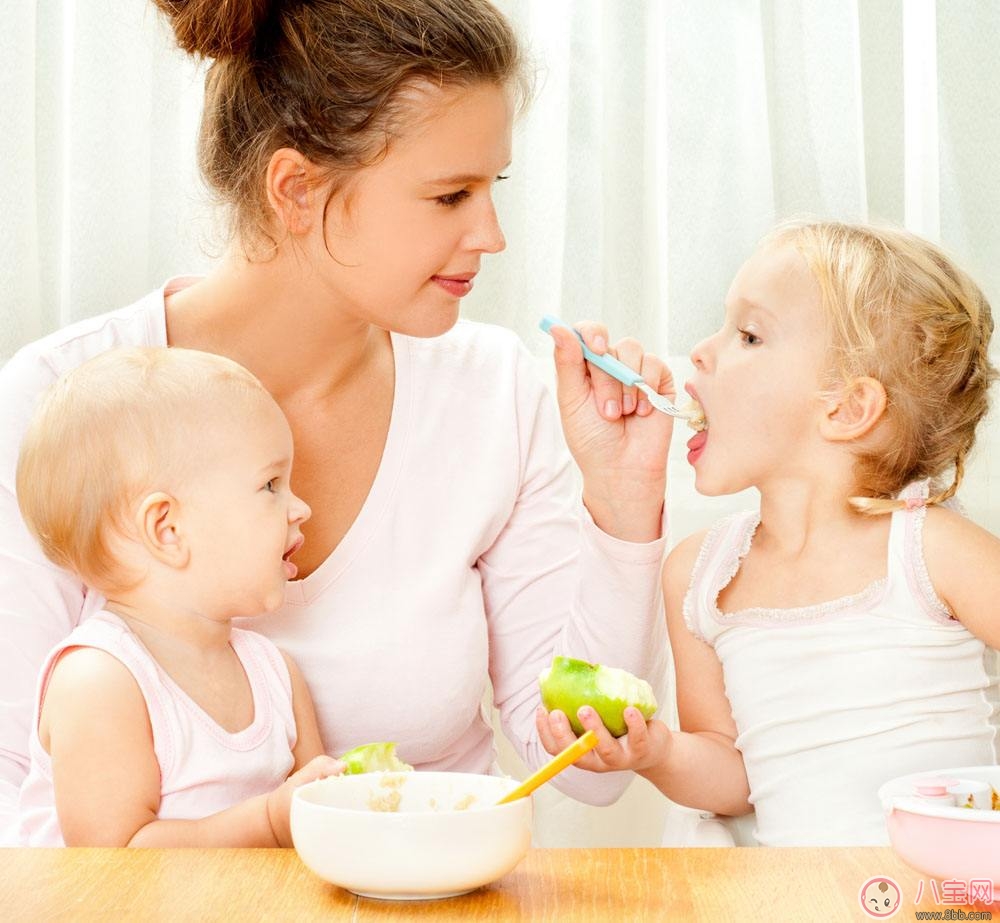 一歲前寶寶每個(gè)階段如何照顧 如何讓寶寶作息規(guī)律 一歲前寶寶每個(gè)階段如何照顧 如何讓寶寶作息規(guī)律