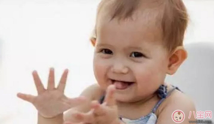 為什么換奶粉寶寶不愛(ài)喝 怎樣換奶粉不影響寶寶