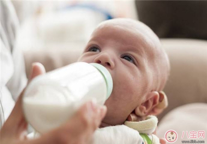 寶寶換奶粉拉肚子怎么辦 寶寶換奶粉拉肚子的原因 寶寶換奶粉拉肚子怎么辦 寶寶換奶粉拉肚子的原因