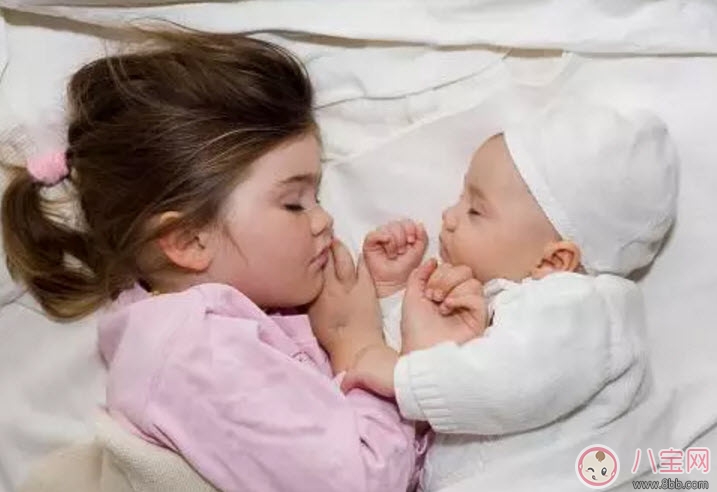 寶寶睡醒后還打哈欠怎么回事 如何提高孩子睡眠質量