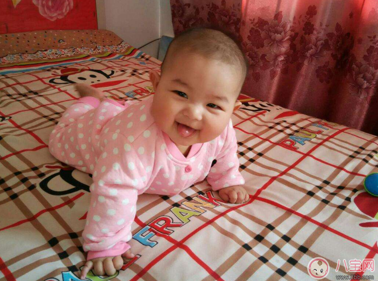 如何教會孩子爬行 孩子爬行怎么教 如何教會孩子爬行 孩子爬行怎么教