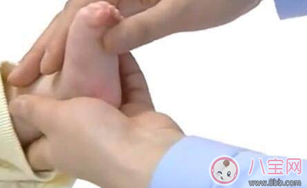 一個月大寶寶怎么按摩好 一月大寶寶按摩指南 一個月大寶寶怎么按摩好 一月大寶寶按摩指南