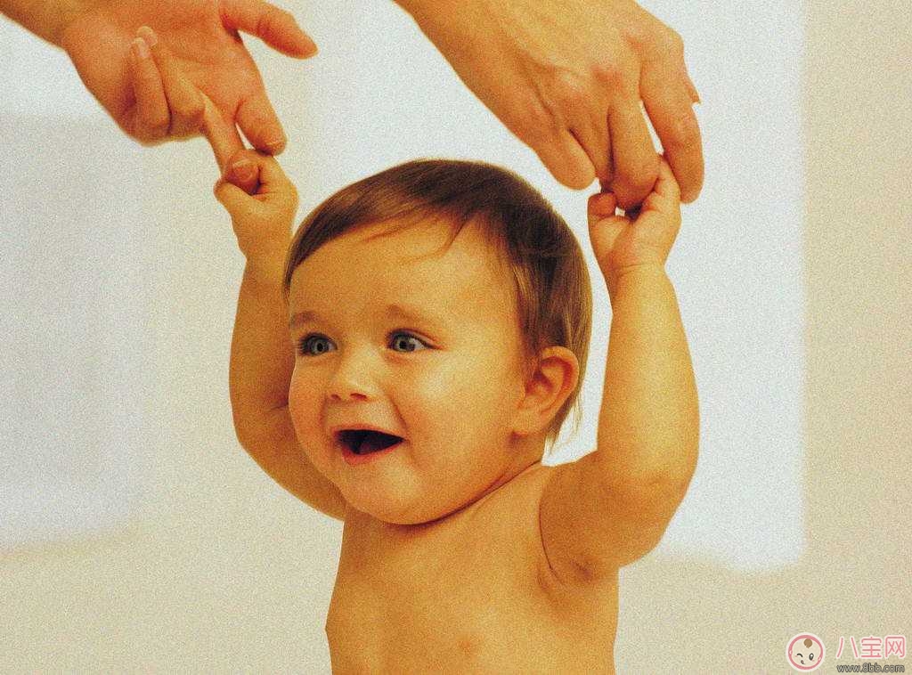 留意一歲前寶寶骨胳走勢 寶寶骨骼發(fā)育壞習(xí)慣 留意一歲前寶寶骨胳走勢 寶寶骨骼發(fā)育壞習(xí)慣