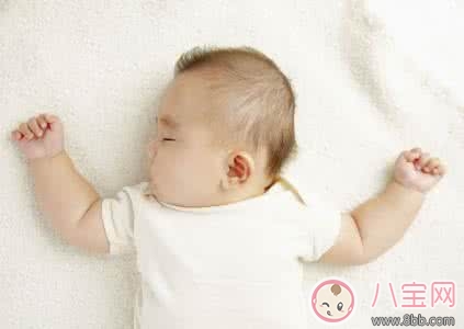 新生兒肺部有問題 可能是因?yàn)閶寢屘? alt=