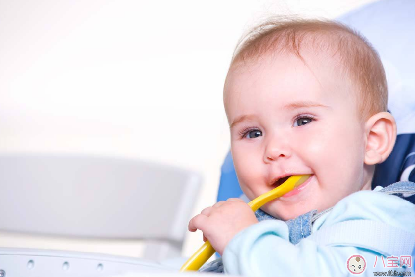 寶寶內(nèi)熱大是什么引起的 怎么調(diào)理內(nèi)火大寶寶 寶寶內(nèi)熱大是什么引起的 怎么調(diào)理內(nèi)火大寶寶