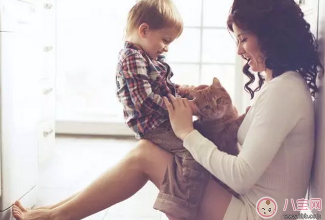 寶寶頭發(fā)稀少發(fā)黃怎么辦 寶寶頭發(fā)長的慢是什么原因