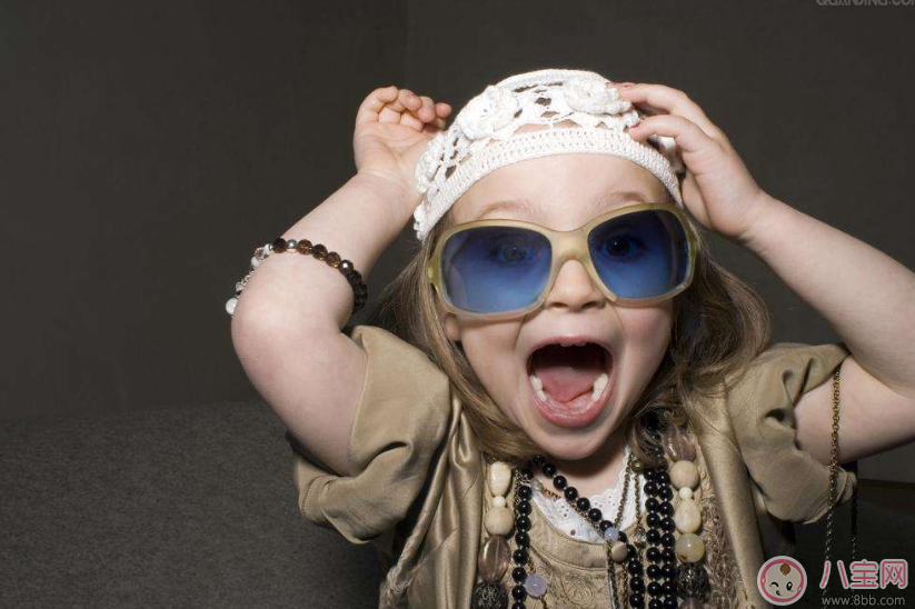 孩子太陽(yáng)鏡怎么選 選購(gòu)適合孩子的太陽(yáng)鏡推薦 孩子太陽(yáng)鏡怎么選 選購(gòu)適合孩子的太陽(yáng)鏡推薦