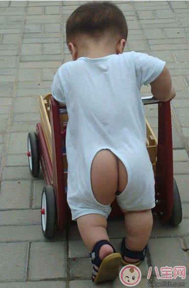 夏天寶寶穿開襠褲真的好嗎 寶寶穿開襠褲危害 夏天寶寶穿開襠褲真的好嗎 寶寶穿開襠褲危害