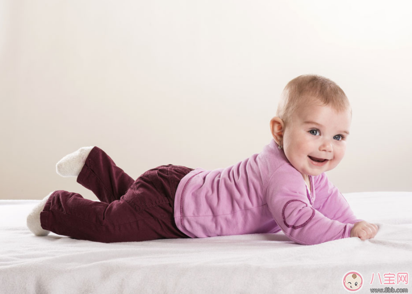 夏天寶寶穿開襠褲真的好嗎 寶寶穿開襠褲危害 夏天寶寶穿開襠褲真的好嗎 寶寶穿開襠褲危害