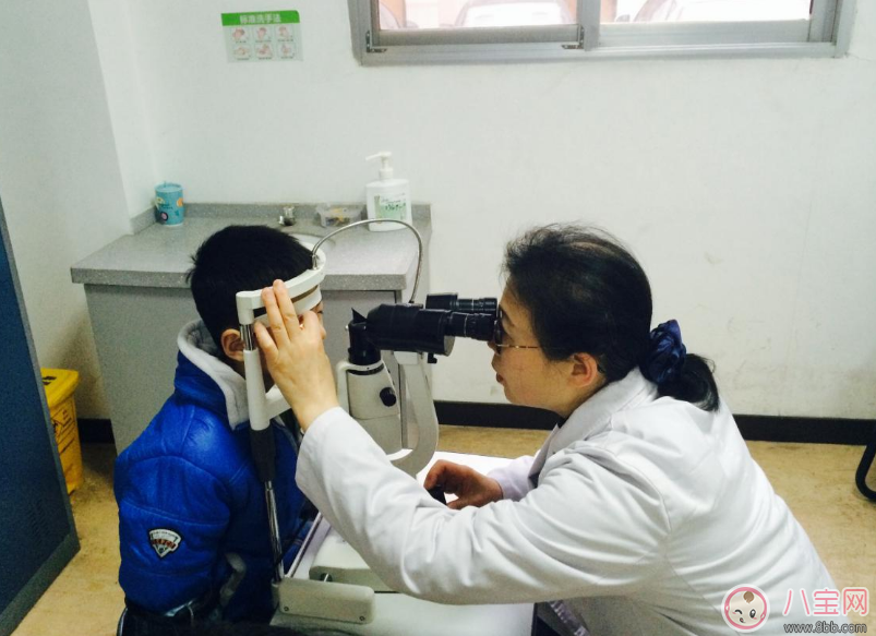 孩子瞇瞇眼居然是弱視 從哪些情況可以發(fā)現(xiàn)孩子不對(duì)勁 孩子瞇瞇眼居然是弱視 從哪些情況可以發(fā)現(xiàn)孩子不對(duì)勁