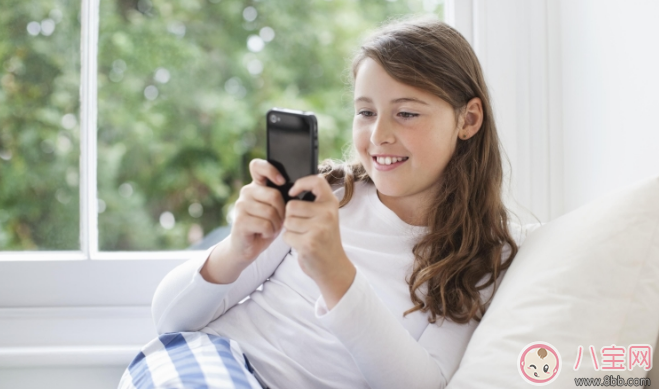 3-6歲的小孩子可以用電子設(shè)備嗎 3-6歲的小孩子可以用電子設(shè)備嗎