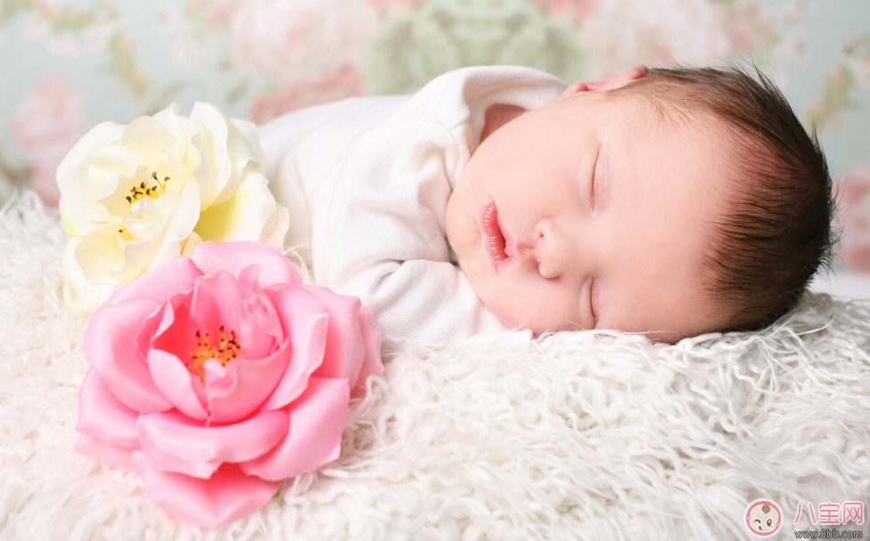 寶寶濕疹可以洗澡嗎 濕疹寶寶洗澡怎么做 寶寶濕疹可以洗澡嗎 濕疹寶寶洗澡怎么做