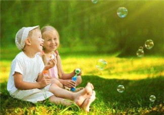 想要寶寶更聰明 嬰幼兒時期用色彩開發(fā)寶寶智力