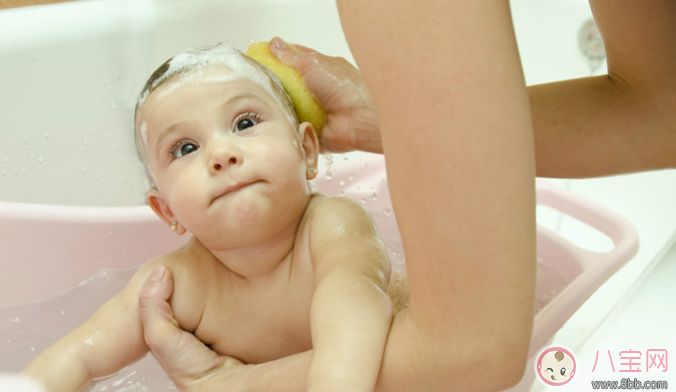 寶寶不愛洗澡怎么辦 1到3歲寶寶不愛洗澡原因總結 寶寶不愛洗澡怎么辦 1到3歲寶寶不愛洗澡原因總結