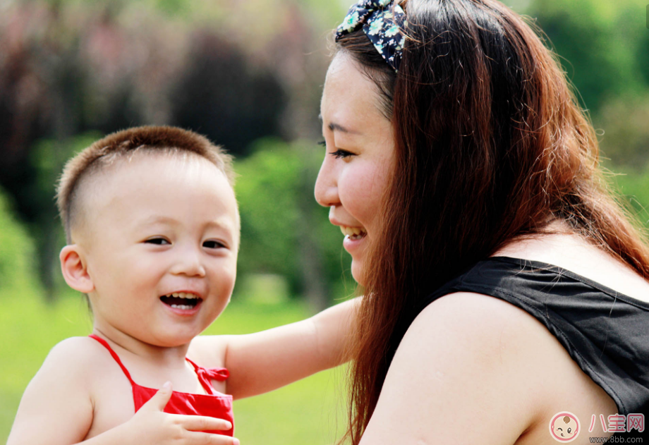 夏天寶寶的皮膚怎么護(hù)理 夏日正確護(hù)理皮膚方法 夏天寶寶的皮膚怎么護(hù)理 夏日正確護(hù)理皮膚方法