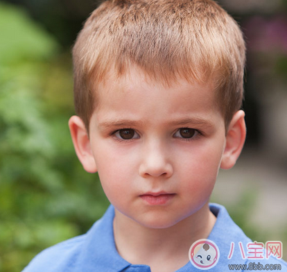 兒童吹空調(diào)竟然導(dǎo)致面癱 如何正確吹空調(diào)