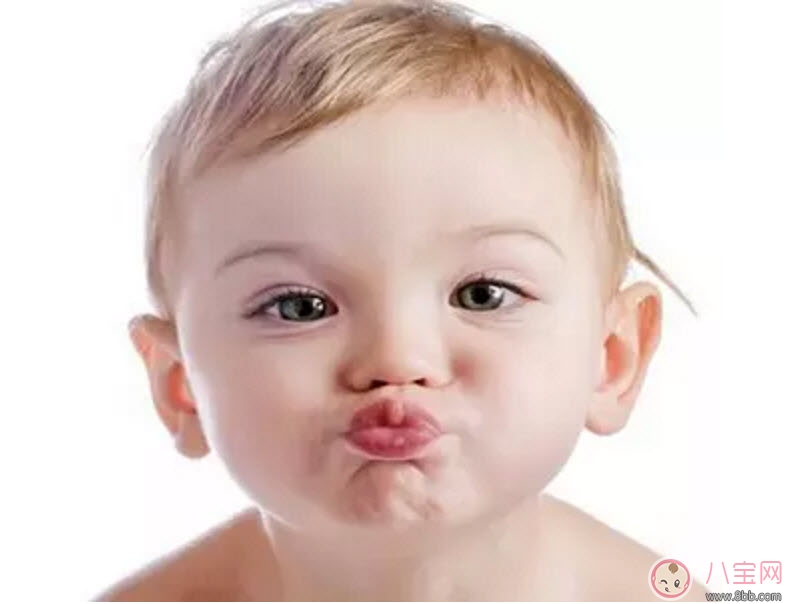 新生兒一直不吃奶的原因 寶寶不吃奶怎么辦 新生兒一直不吃奶的原因 寶寶不吃奶怎么辦