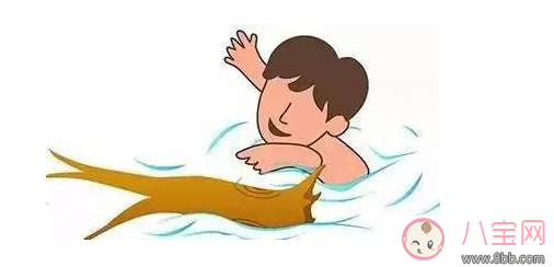 熊孩子岸邊狂笑 他要死了 遇見溺水怎么辦