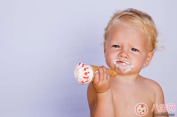 孩子愛吃零食如何糾正 正確引導(dǎo)孩子吃零食才是好方法 孩子愛吃零食如何糾正 正確引導(dǎo)孩子吃零食才是好方法