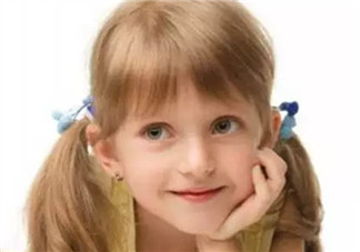 一歲女寶寶夏天發(fā)型 夏天一歲女寶寶發(fā)型有哪些(劉海+盤(pán)發(fā))