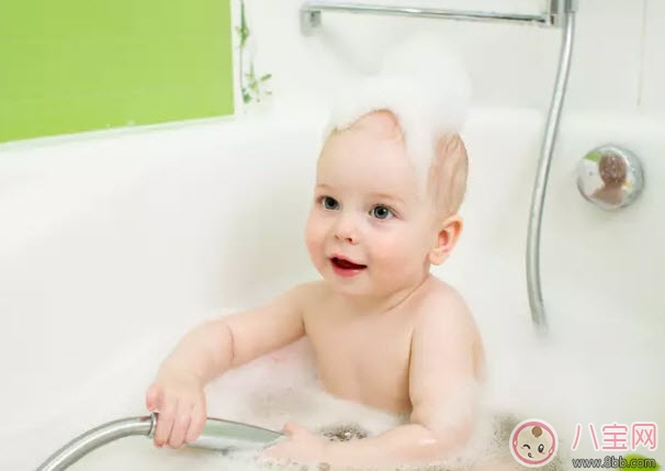 2017夏天寶寶皮膚注意事項(xiàng) 夏天寶寶最怕的四件事