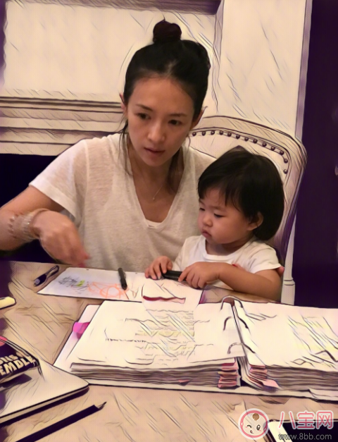 章子怡工作女兒醒了好乖 怎么安撫睡醒的寶寶 章子怡工作女兒醒了好乖 怎么安撫睡醒的寶寶