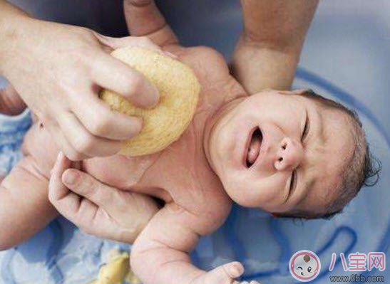 寶寶不喜歡洗澡怎么辦 讓寶寶愛上洗澡的小妙招