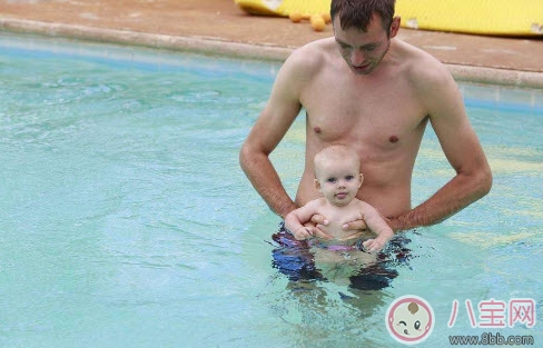 夏天寶寶游泳有什么好處 寶寶游泳的最佳時(shí)間是多少