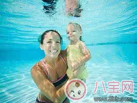 2017夏季親子游泳應(yīng)該準(zhǔn)備什么  有哪些問(wèn)題需要了解