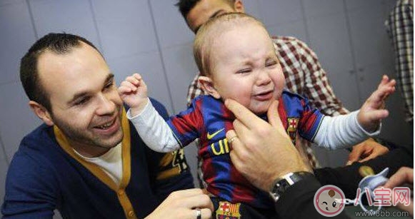 寶寶認(rèn)生怎么辦 寶寶認(rèn)生好還是不認(rèn)生好(為什么有些寶寶不認(rèn)生)