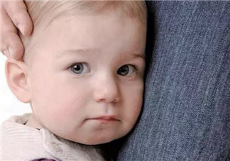 寶寶認(rèn)生怎么辦 寶寶認(rèn)生好還是不認(rèn)生好(為什么有些寶寶不認(rèn)生)