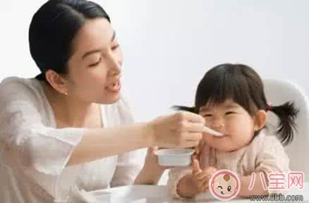 兩個月以上的嬰兒能吃中藥嗎 吃中藥要注意什么 兩個月以上的嬰兒能吃中藥嗎 吃中藥要注意什么