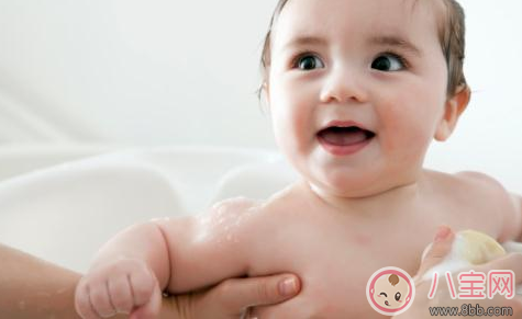 嬰兒長(zhǎng)牙齒晚上睡不好怎么辦 寶寶長(zhǎng)牙齒晚上躁動(dòng)不安 嬰兒長(zhǎng)牙齒晚上睡不好怎么辦 寶寶長(zhǎng)牙齒晚上躁動(dòng)不安