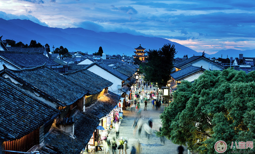 田亮森碟現(xiàn)身機(jī)場出行游玩 一家人出行需要準(zhǔn)備什么