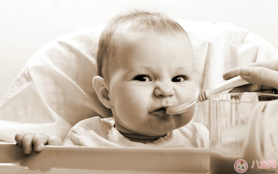 孩子嘴翹上天是上火嗎 上火征兆有哪些