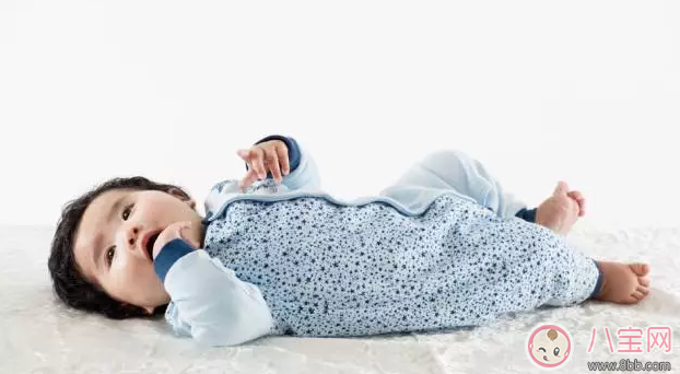 賈靜雯女兒Bo妞三個(gè)多月會(huì)翻身了 寶寶多大會(huì)翻身(4-7個(gè)月) 賈靜雯女兒Bo妞三個(gè)多月會(huì)翻身了 寶寶多大會(huì)翻身(4-7個(gè)月)
