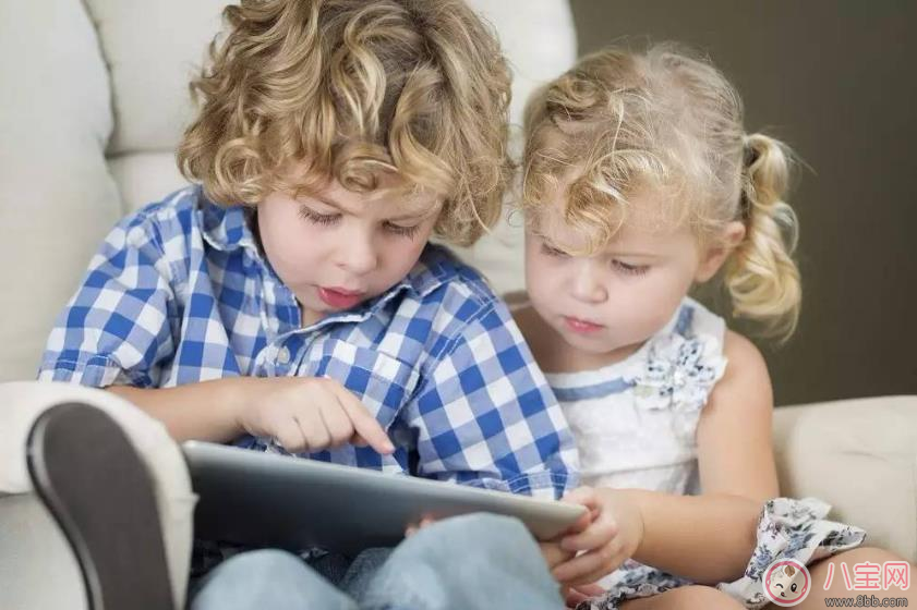 賈靜雯咘咘唱歌呆萌可愛 寶寶唱歌萌翻天