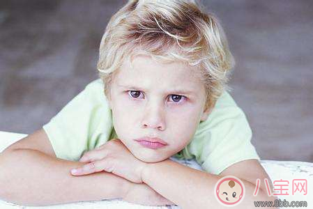 寶寶肚子里面有蛔蟲的癥狀是什么 怎么知道寶寶肚子里有蛔蟲了 寶寶肚子里面有蛔蟲的癥狀是什么 怎么知道寶寶肚子里有蛔蟲了