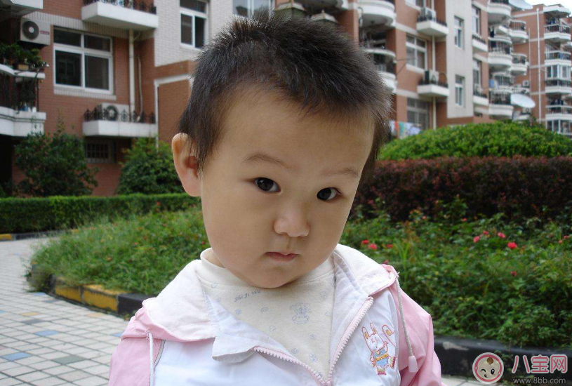 孩子自卑沒自信怎么辦 孩子沒自信如何幫他克服 孩子自卑沒自信怎么辦 孩子沒自信如何幫他克服