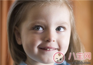 寶寶愛咬嘴唇的原因 如何糾正寶寶咬嘴唇 寶寶愛咬嘴唇的原因 如何糾正寶寶咬嘴唇