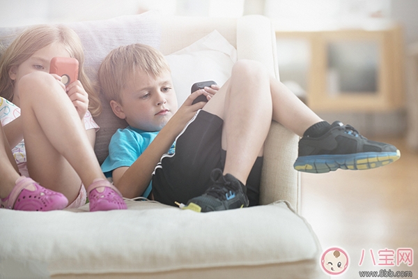 孩子沉迷手機(jī)延誤學(xué)業(yè)怎么辦 讓孩子遠(yuǎn)離手機(jī)的辦法 孩子沉迷手機(jī)延誤學(xué)業(yè)怎么辦 讓孩子遠(yuǎn)離手機(jī)的辦法