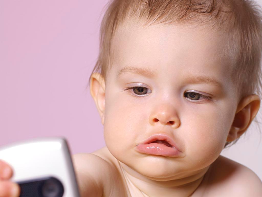 寶寶愛咬嘴唇的原因 如何糾正寶寶咬嘴唇 寶寶愛咬嘴唇的原因 如何糾正寶寶咬嘴唇