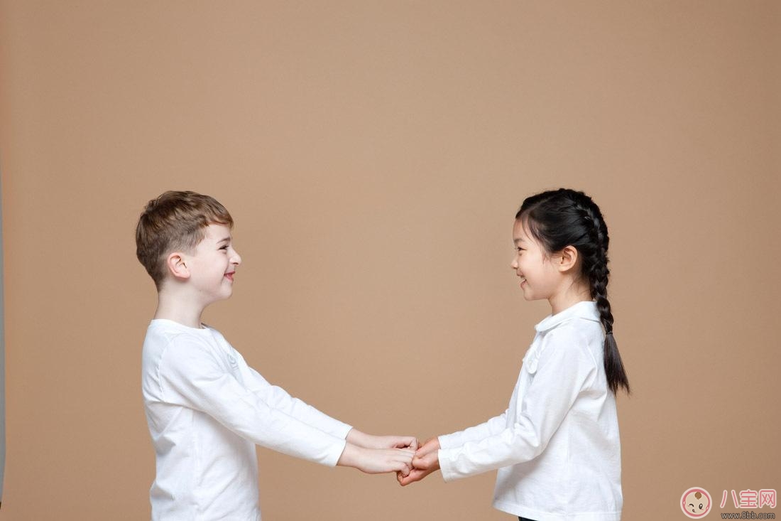 如何培養(yǎng)男孩子性別認知 教育兒子怎么做 如何培養(yǎng)男孩子性別認知 教育兒子怎么做