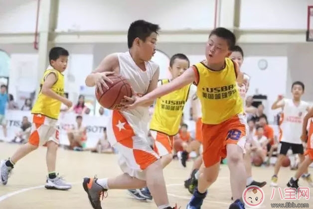 孩子學(xué)打籃球的最佳年齡 孩子打籃球的好處有哪些 孩子學(xué)打籃球的最佳年齡 孩子打籃球的好處有哪些