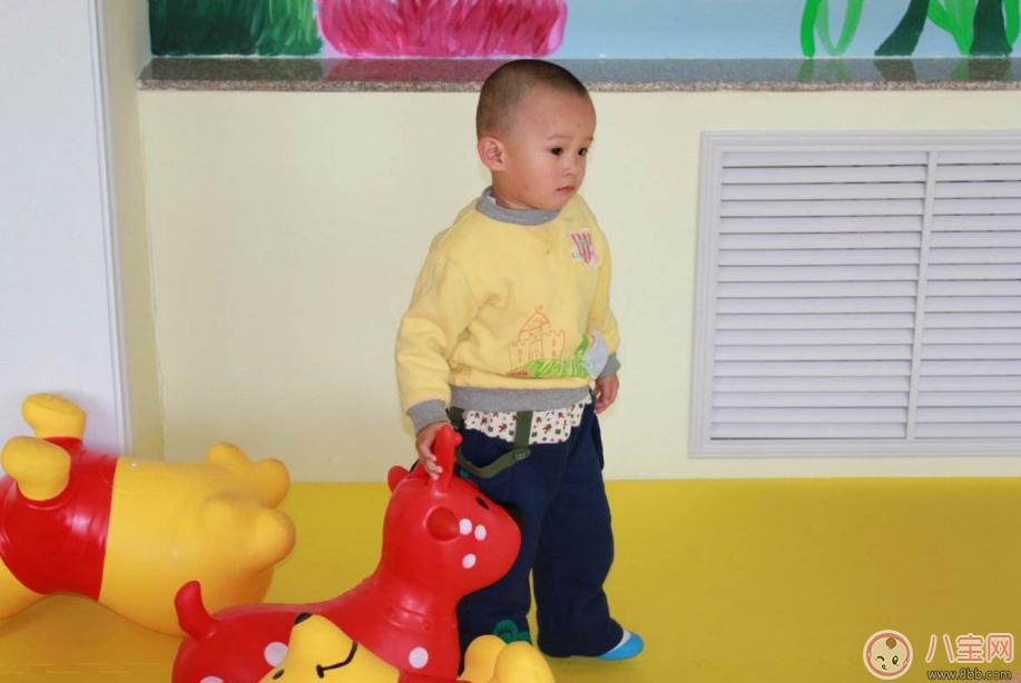 孩子越長大越膽小 可能是你忽視了這個(gè)問題 孩子越長大越膽小 可能是你忽視了這個(gè)問題