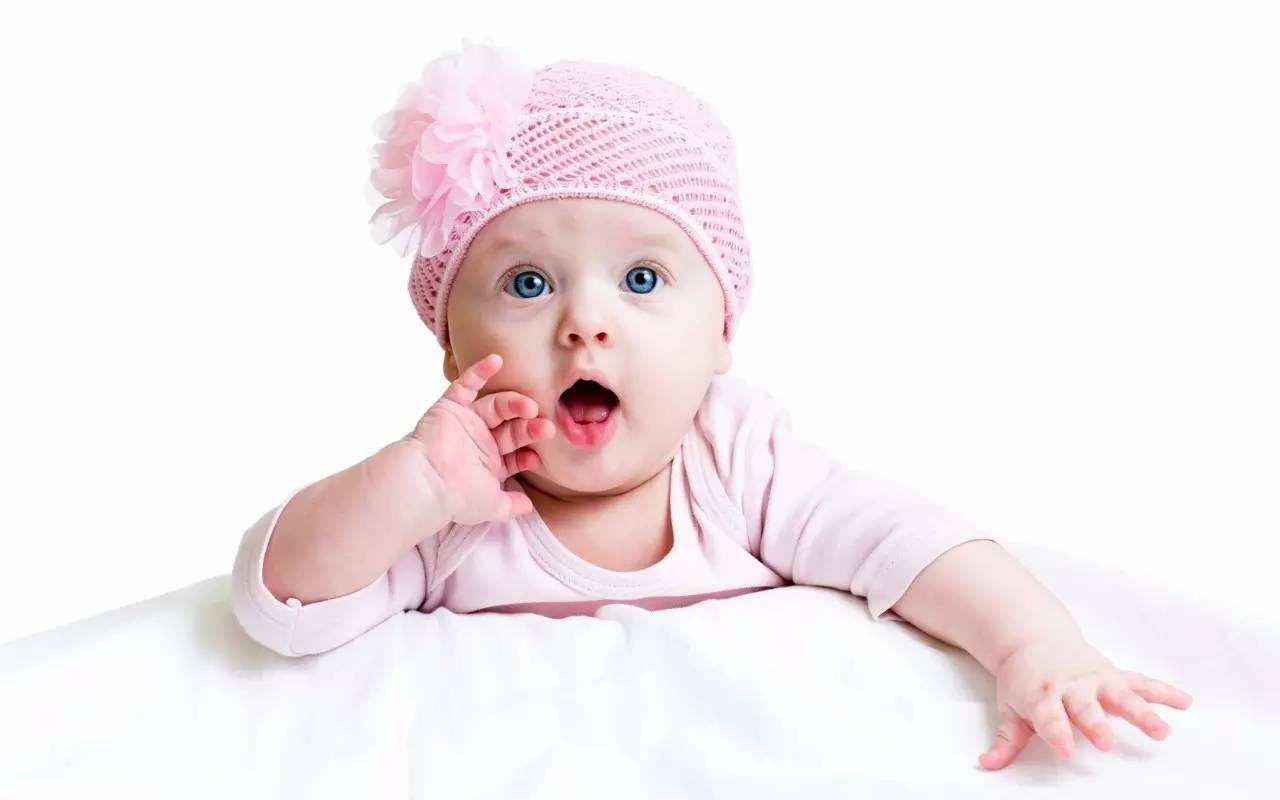 如何提升寶寶表現(xiàn)能力  首先培養(yǎng)孩子自信心